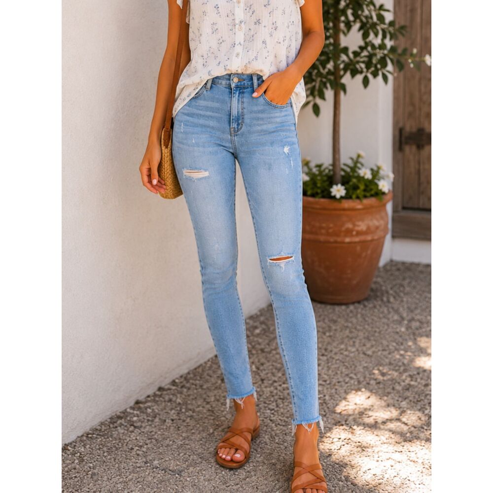 Old Navy Rockstar Super Skinny Jeans 10 Tall Distressed Raw Hem Mid Rise